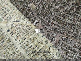 42 23 48 N 071 07 24 W