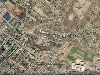 42 25 16 N 071 09 57 W