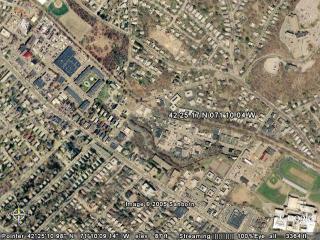 42 25 17 N 071 10 04 W