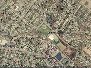 42 25 33 N 071 10 26 W