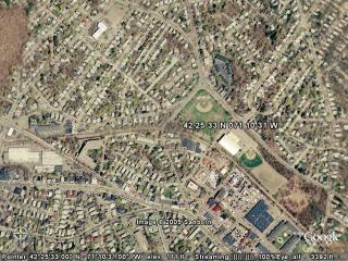 42 25 33 N 071 10 31 W