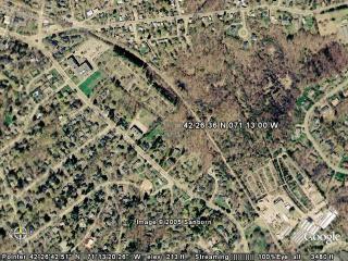 42 26 36 N 071 13 00 W