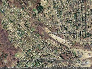 42 27 46 N 071 14 34 W