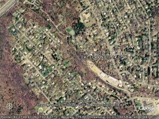 42 27 49 N 071 14 37 W